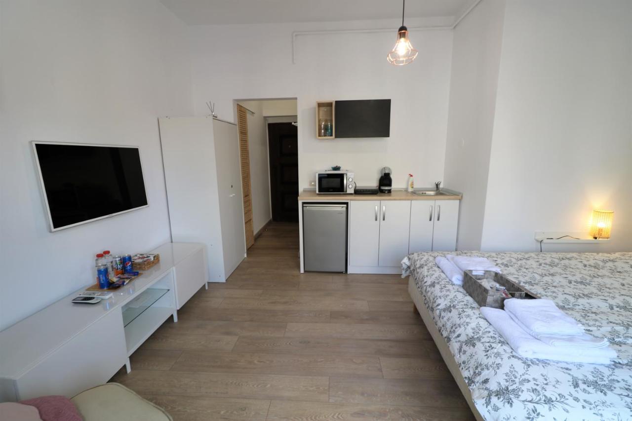 Lovely City Center Apartment - Free Minibar Bucarest Esterno foto