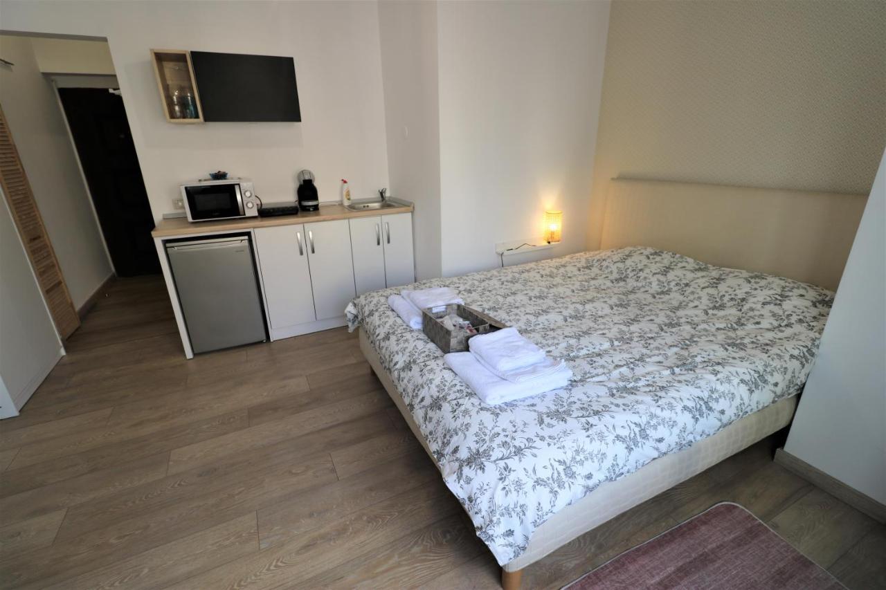 Lovely City Center Apartment - Free Minibar Bucarest Esterno foto