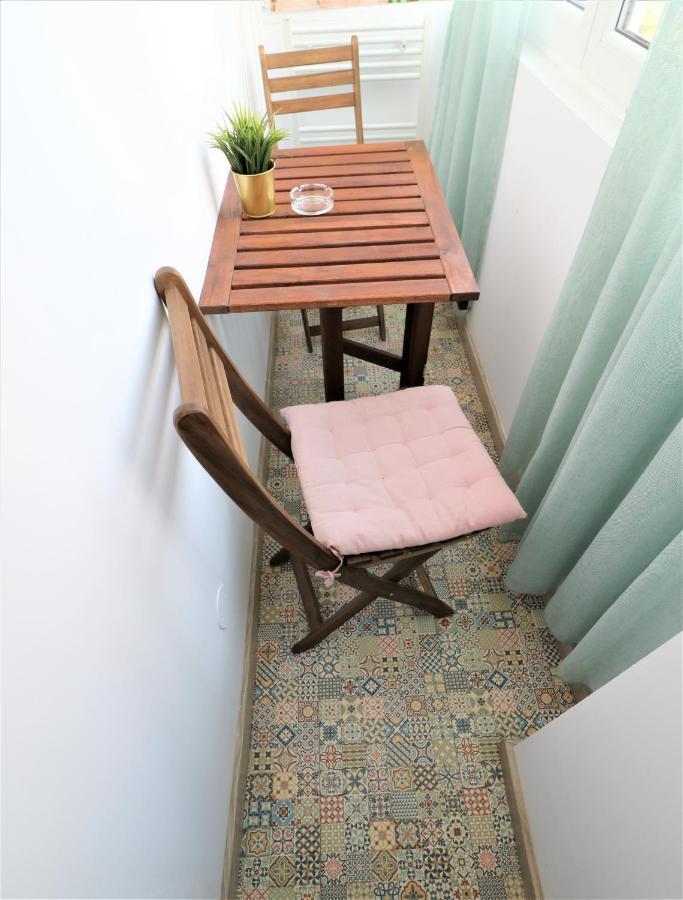 Lovely City Center Apartment - Free Minibar Bucarest Esterno foto